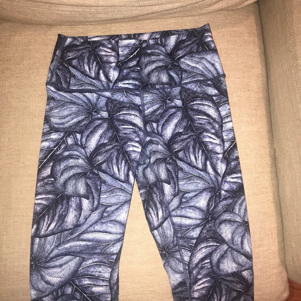 Lululemon align leggings- blue flowery pattern.